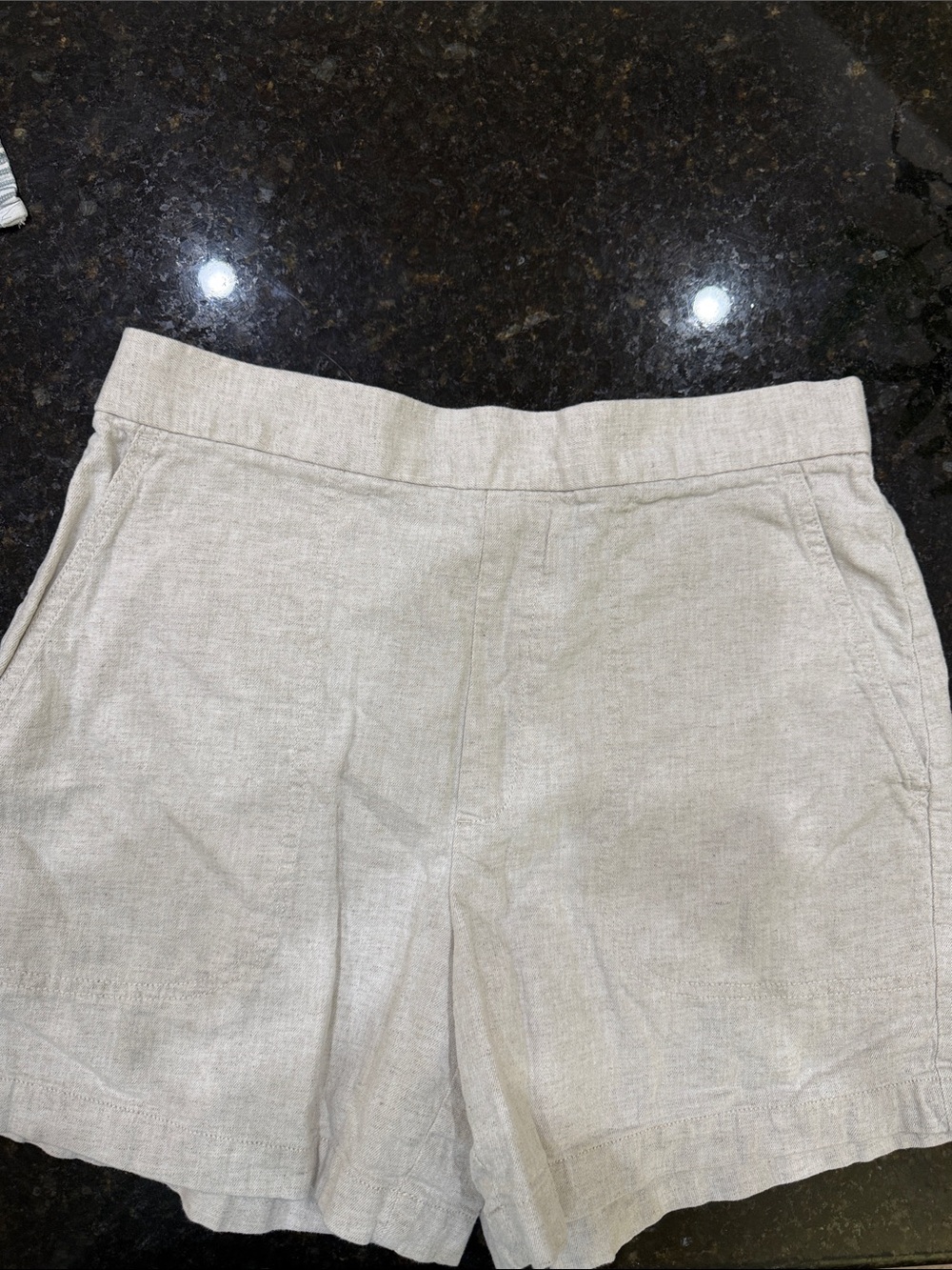 Banana Republic Women’s Light Beige Flat-Front Linen Shorts